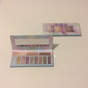 Game changing metallic glitter eyeshadow palette